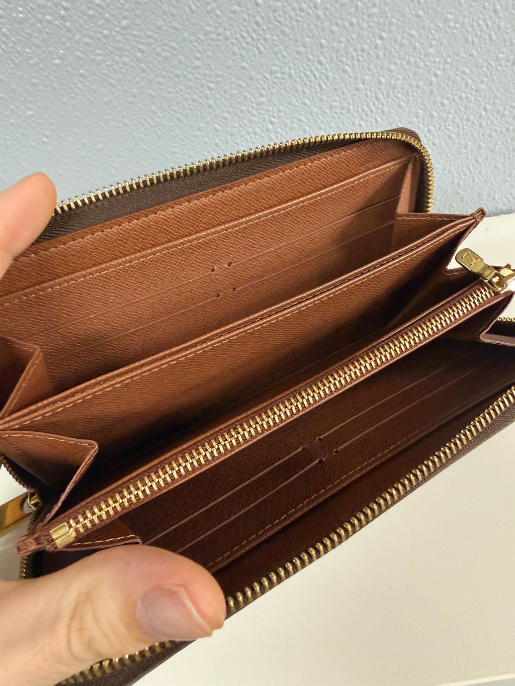 LOUIS VUITTON ZIPPY LONG WALLET