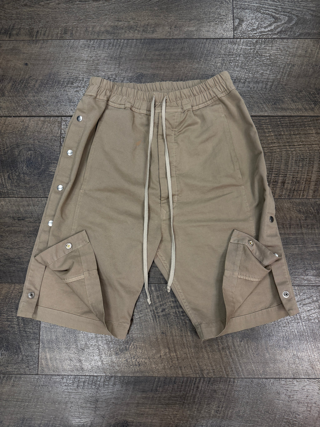 RICK OWENS CREATCH SHORTS DIRTY PEARL (XS)
