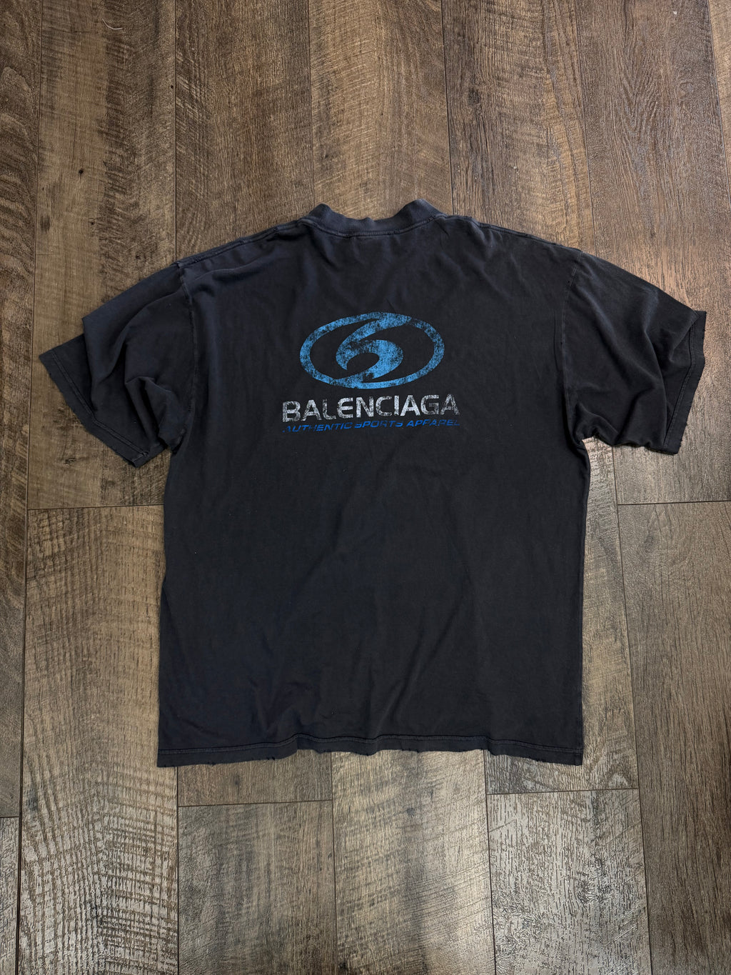 BALENCIAGA SURFER LOGO DISTRESSED TEE (S)