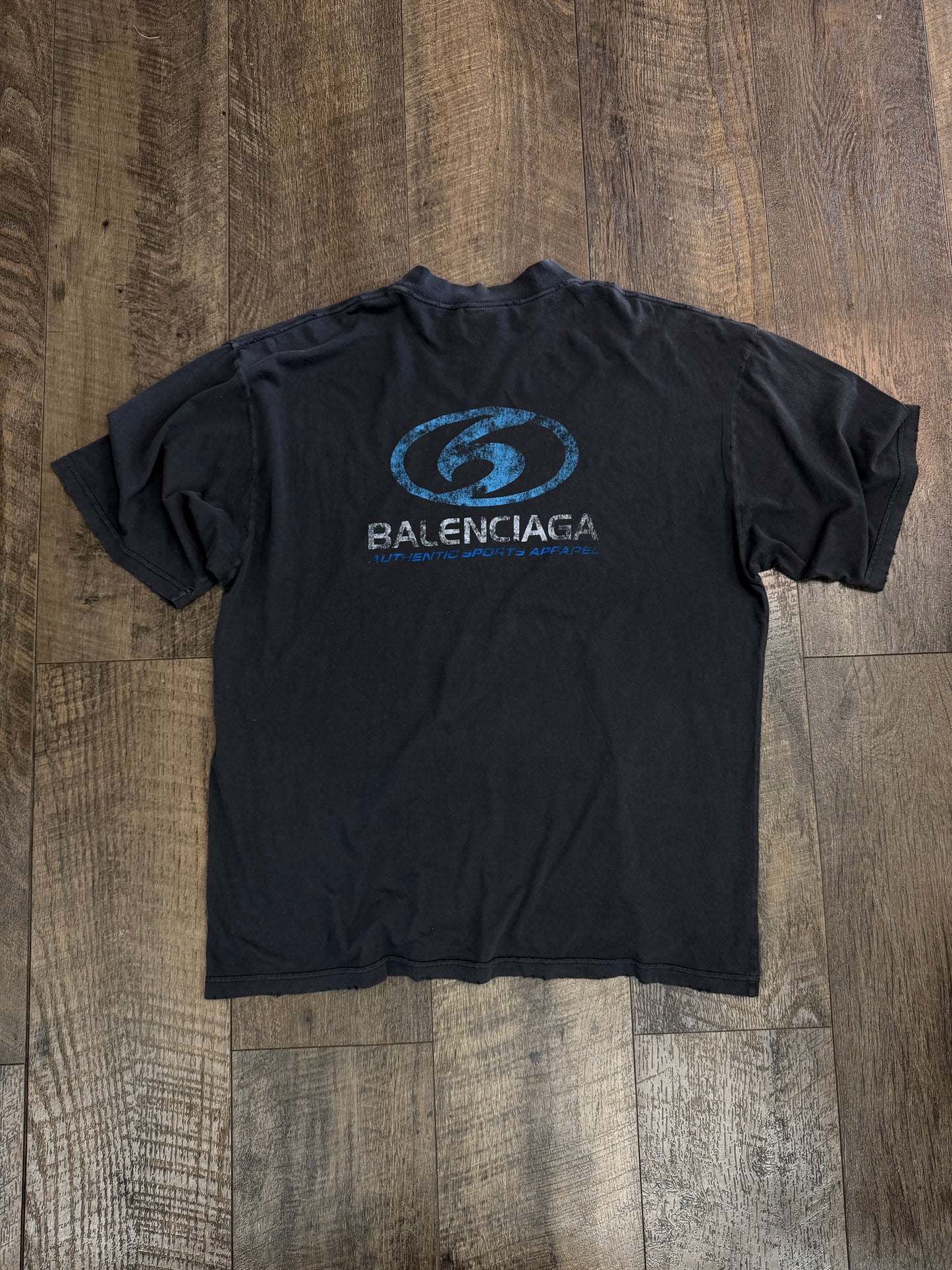 BALENCIAGA SURFER LOGO DISTRESSED TEE (S)