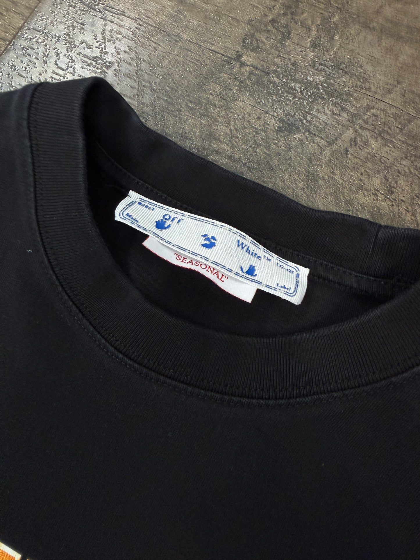 OFF-WHITE LOGO TEE (XL)