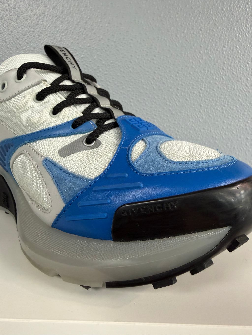 GIVENCHY GIV 1 TR LOW-TOP RUNNER SNEAKERS (41)