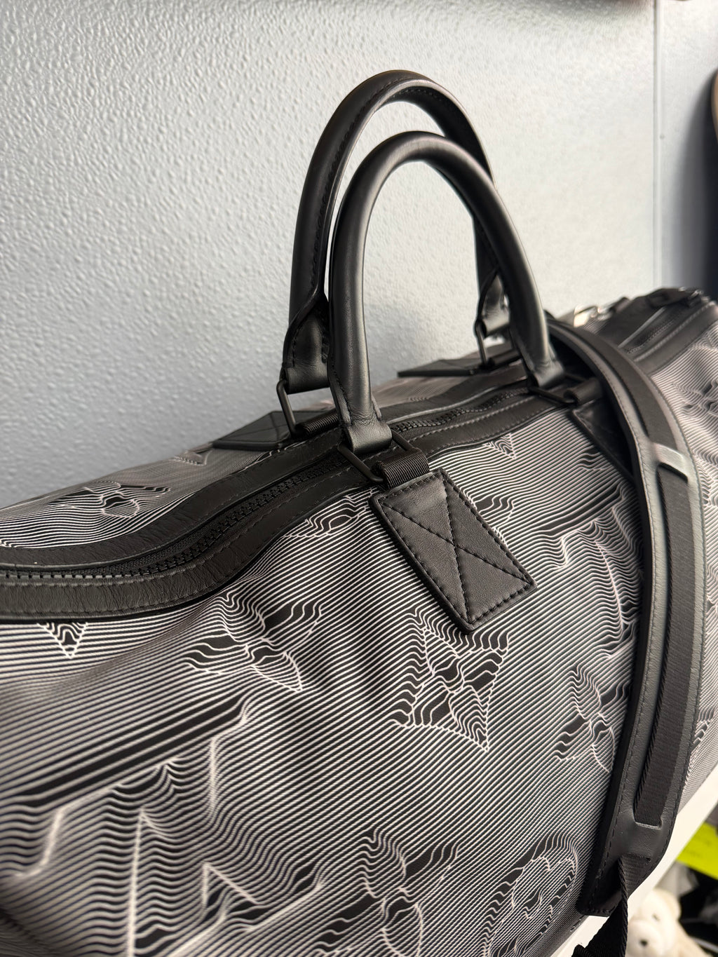 LOUIS VUITTON 2054 REVERSIBLE KEEPALL BANDOULIERE MONOGRAM 3D 50
