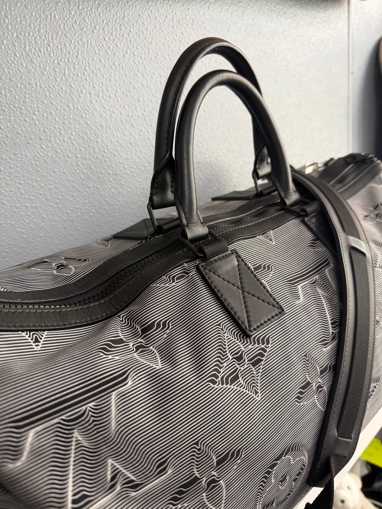 LOUIS VUITTON 2054 REVERSIBLE KEEPALL BANDOULIERE MONOGRAM 3D 50