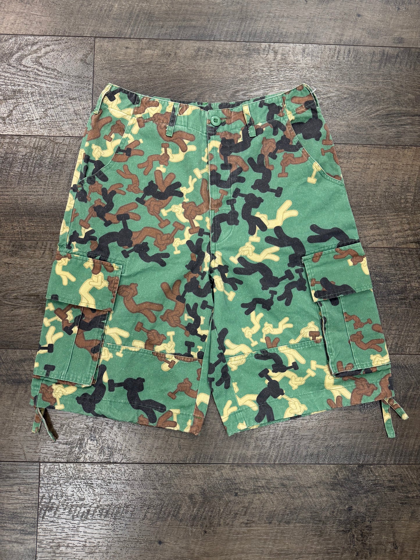 CONCRETE BOYS CAMO SHORTS (30)