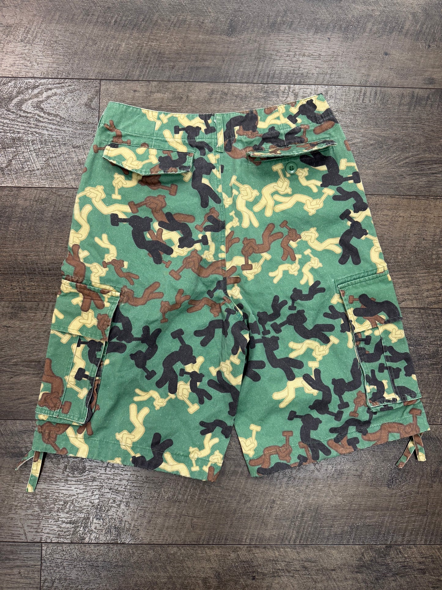 CONCRETE BOYS CAMO SHORTS (30)