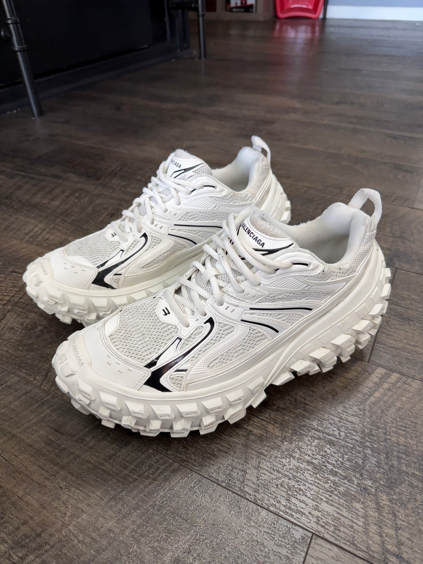 BALENCIAGA DEFENDER SNEAKER (46)