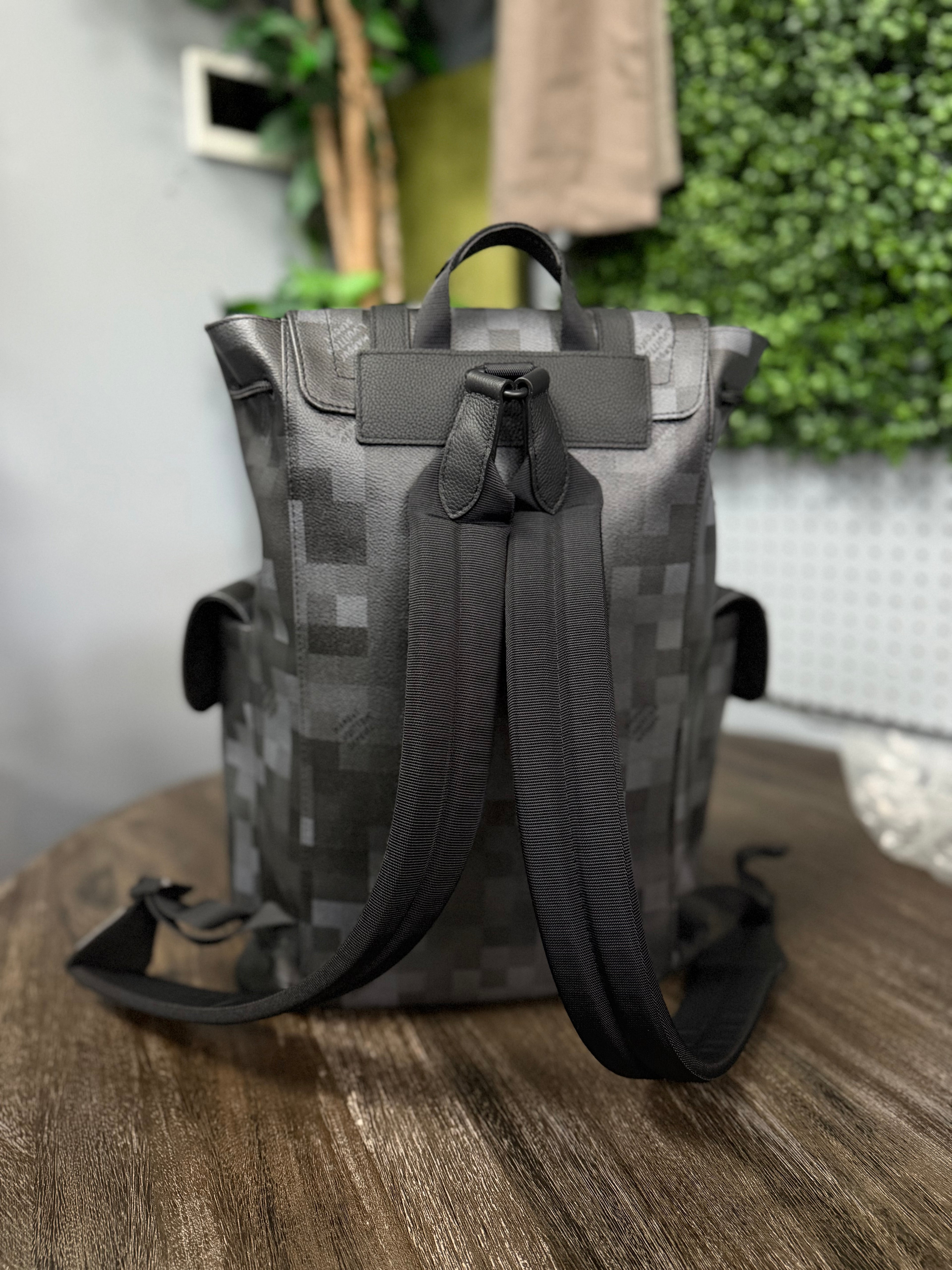 LOUIS VUITTON CHRISTOPHER MM 'DAMOFLAGE'