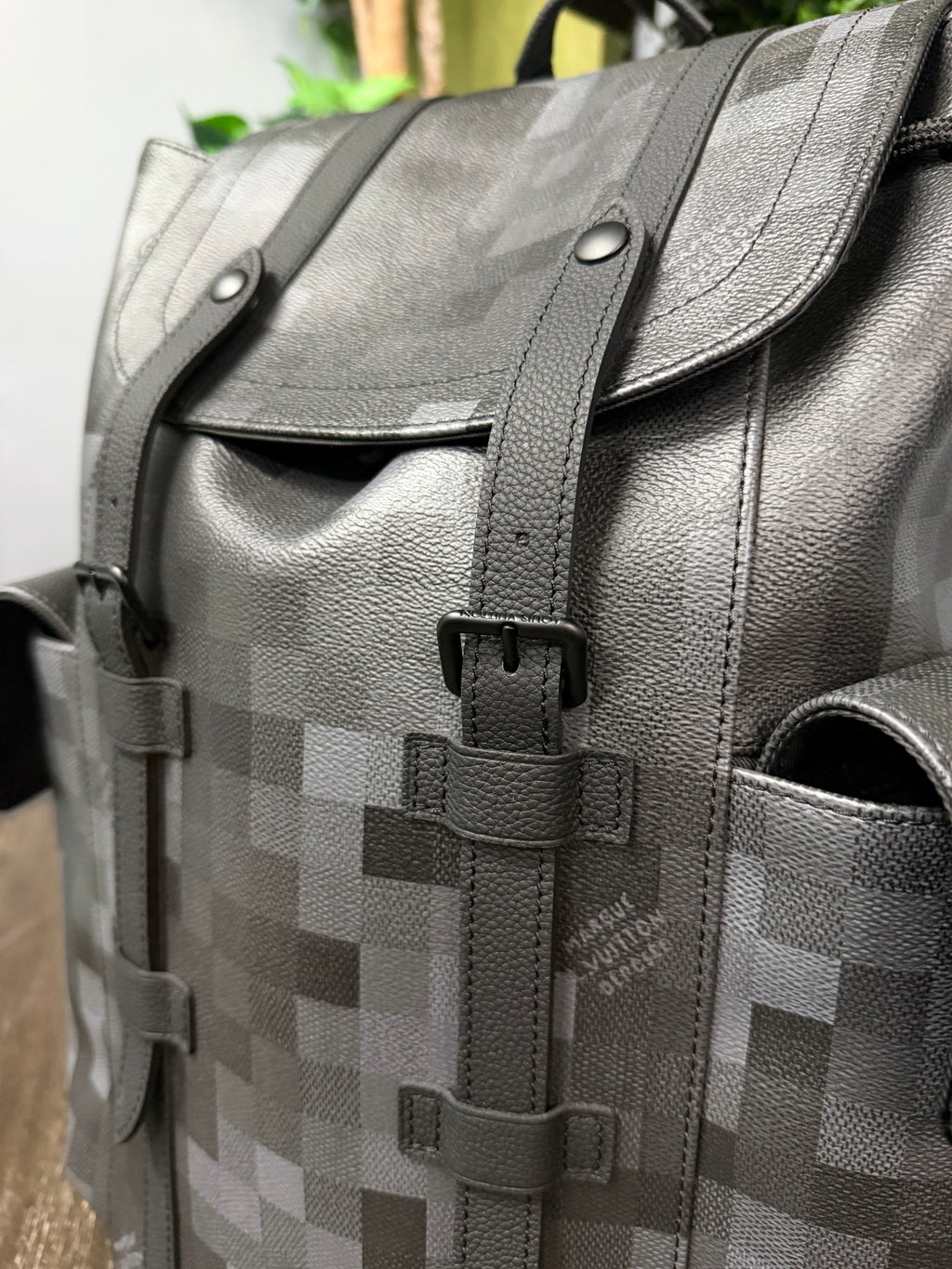 LOUIS VUITTON CHRISTOPHER MM 'DAMOFLAGE'