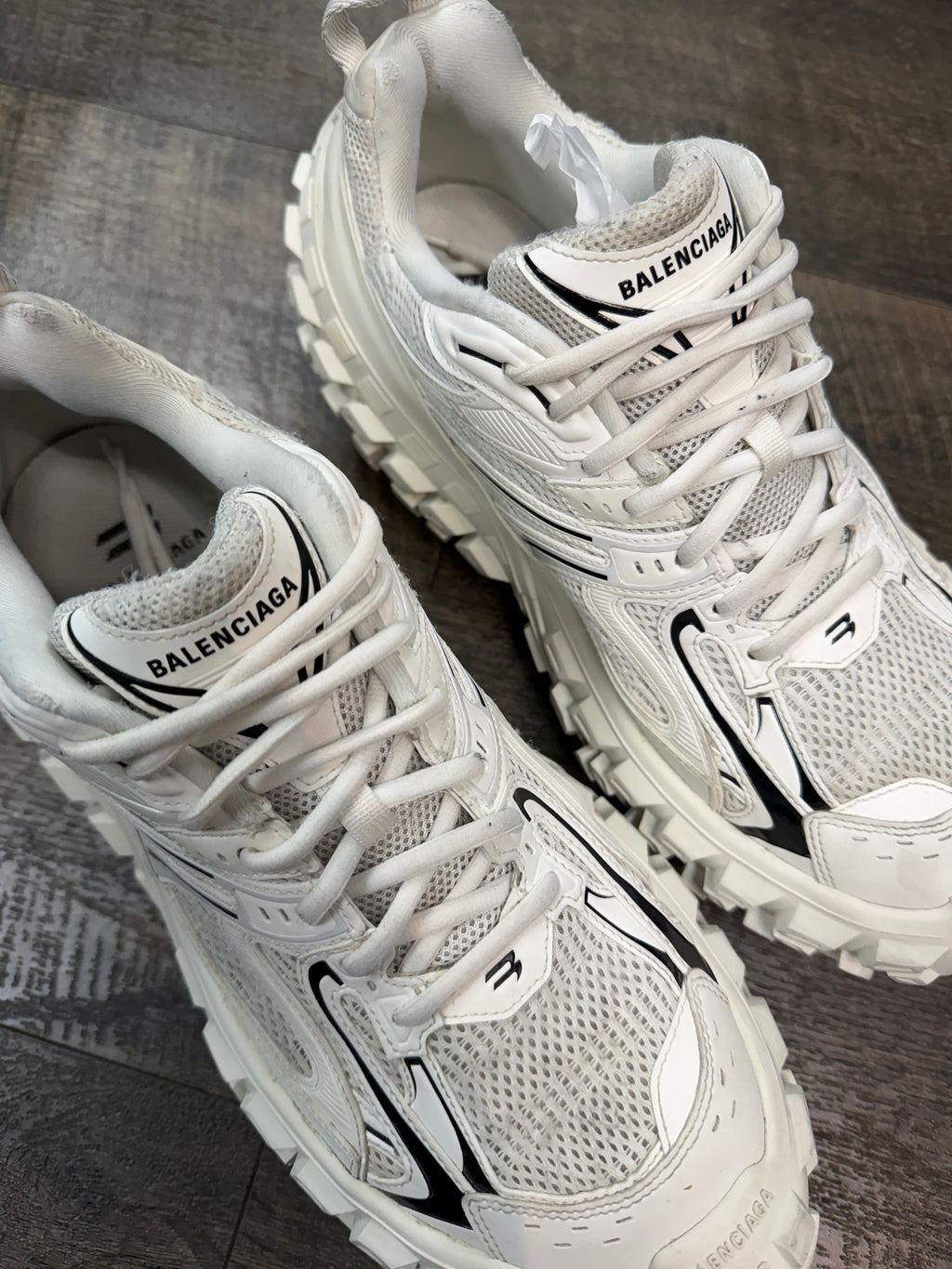 BALENCIAGA DEFENDER SNEAKER (46)