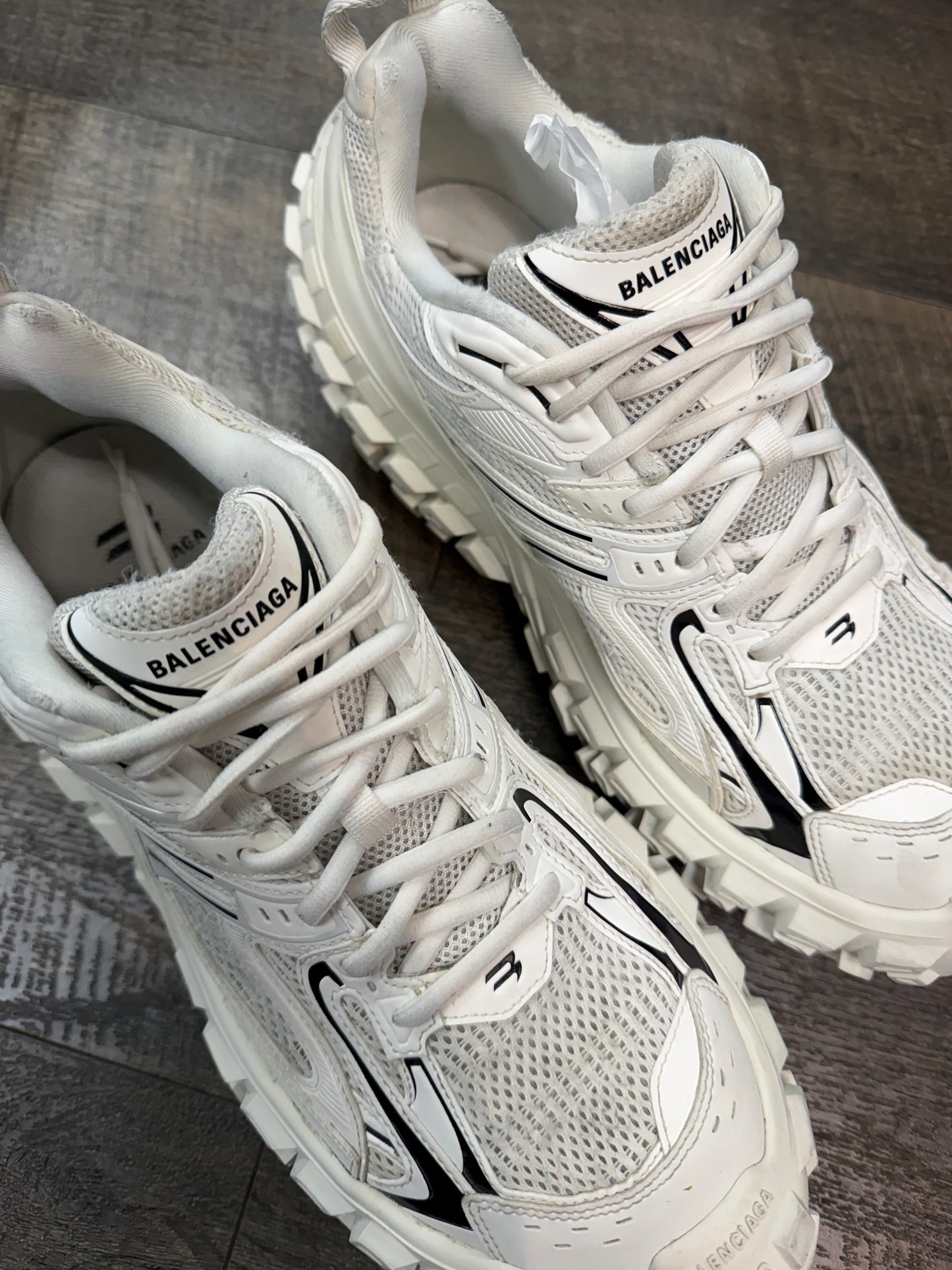 BALENCIAGA DEFENDER SNEAKER (46)