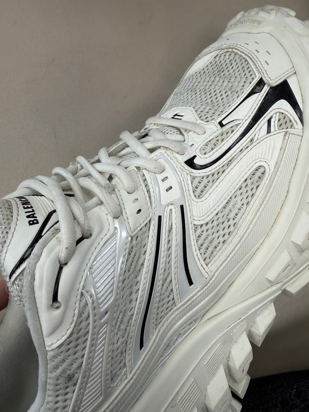 BALENCIAGA DEFENDER SNEAKER (46)