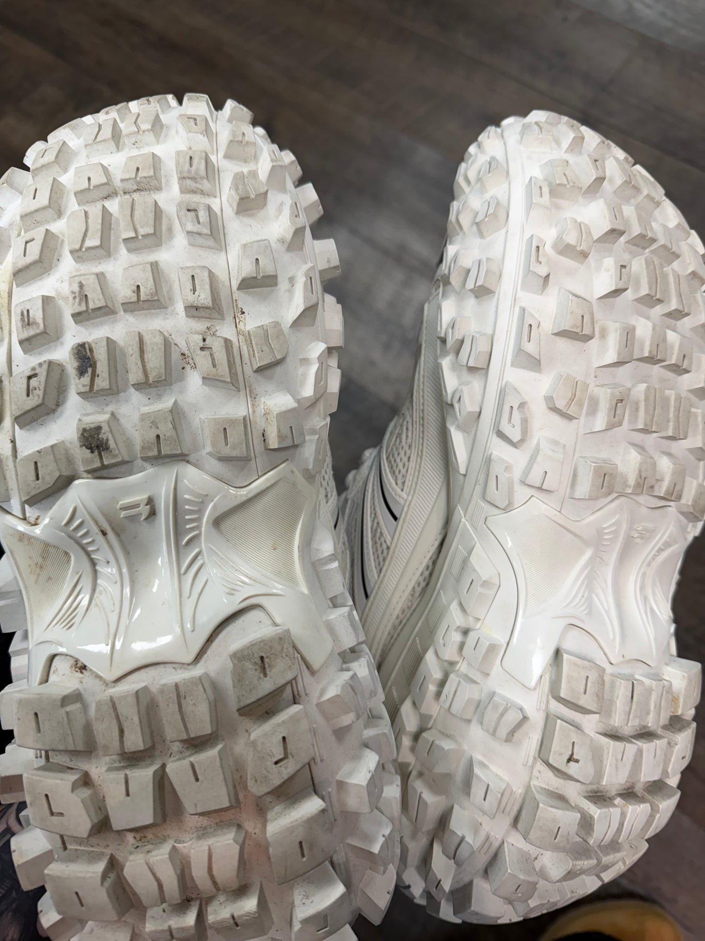BALENCIAGA DEFENDER SNEAKER (46)