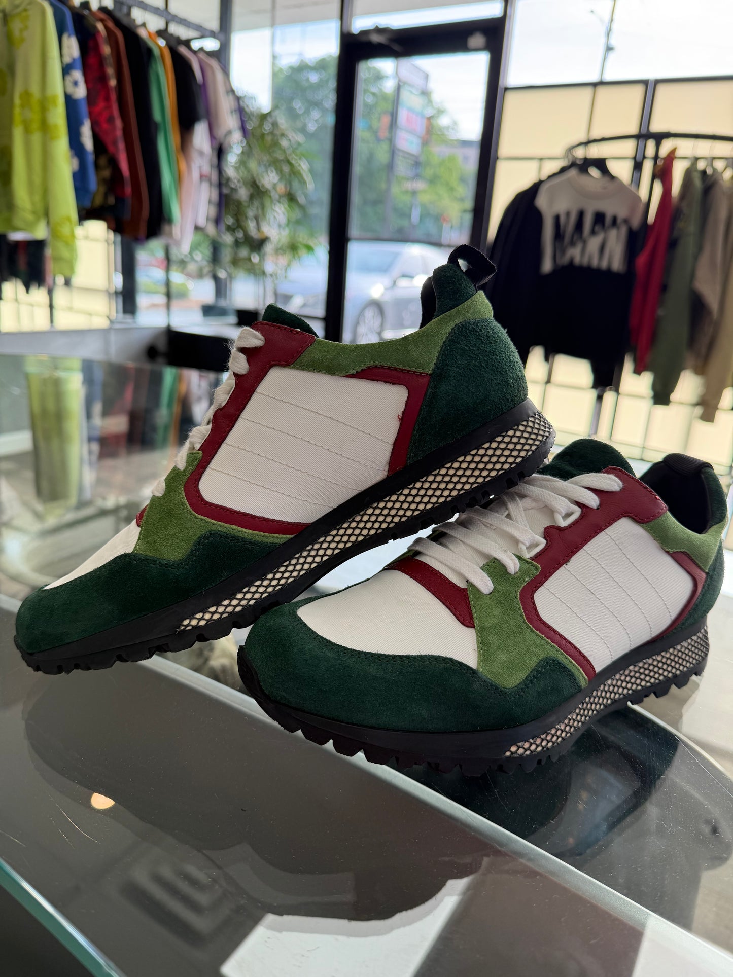 GUCCI SEUDE LEATHER TRAINER (7)