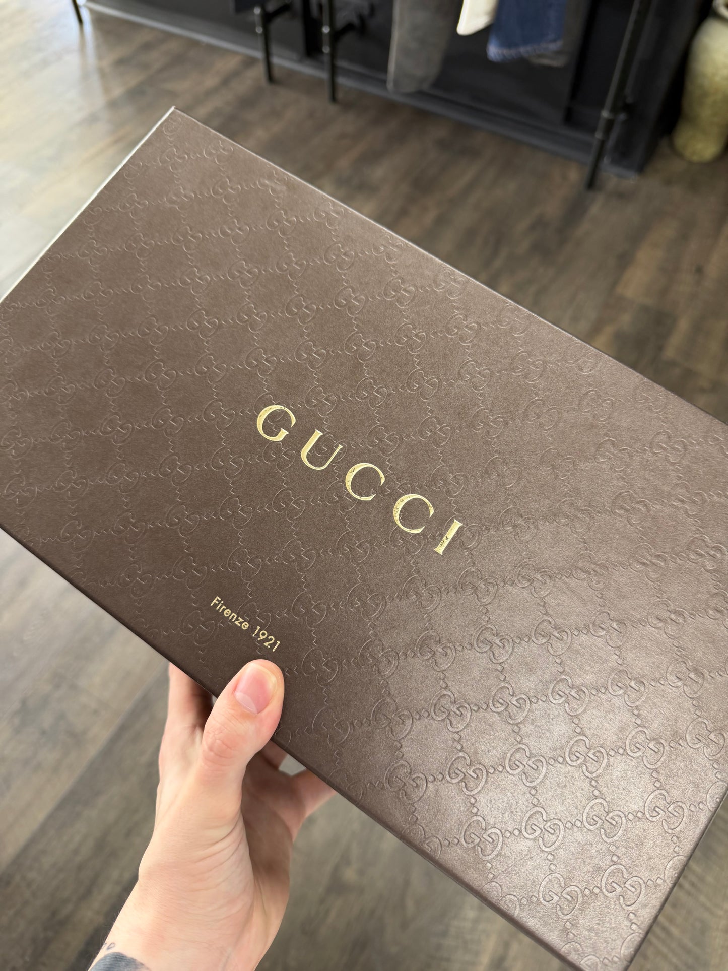 GUCCI SEUDE LEATHER TRAINER (7)