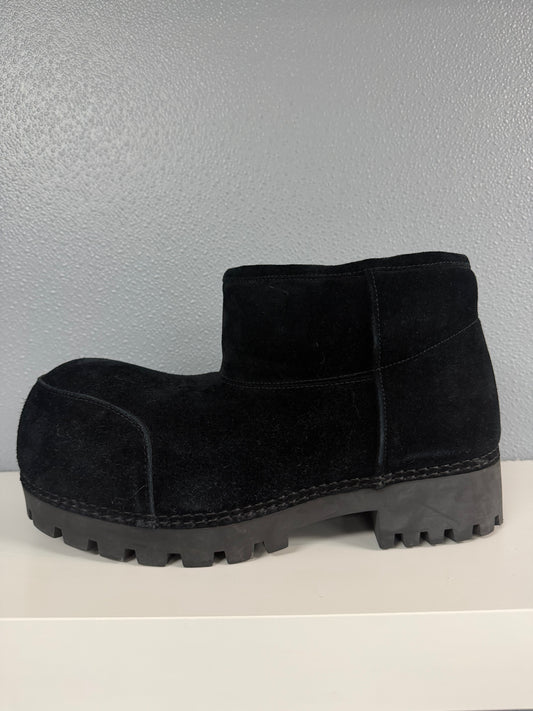 BALENCIAGA ALASKA LOW FUR BOOT (42)