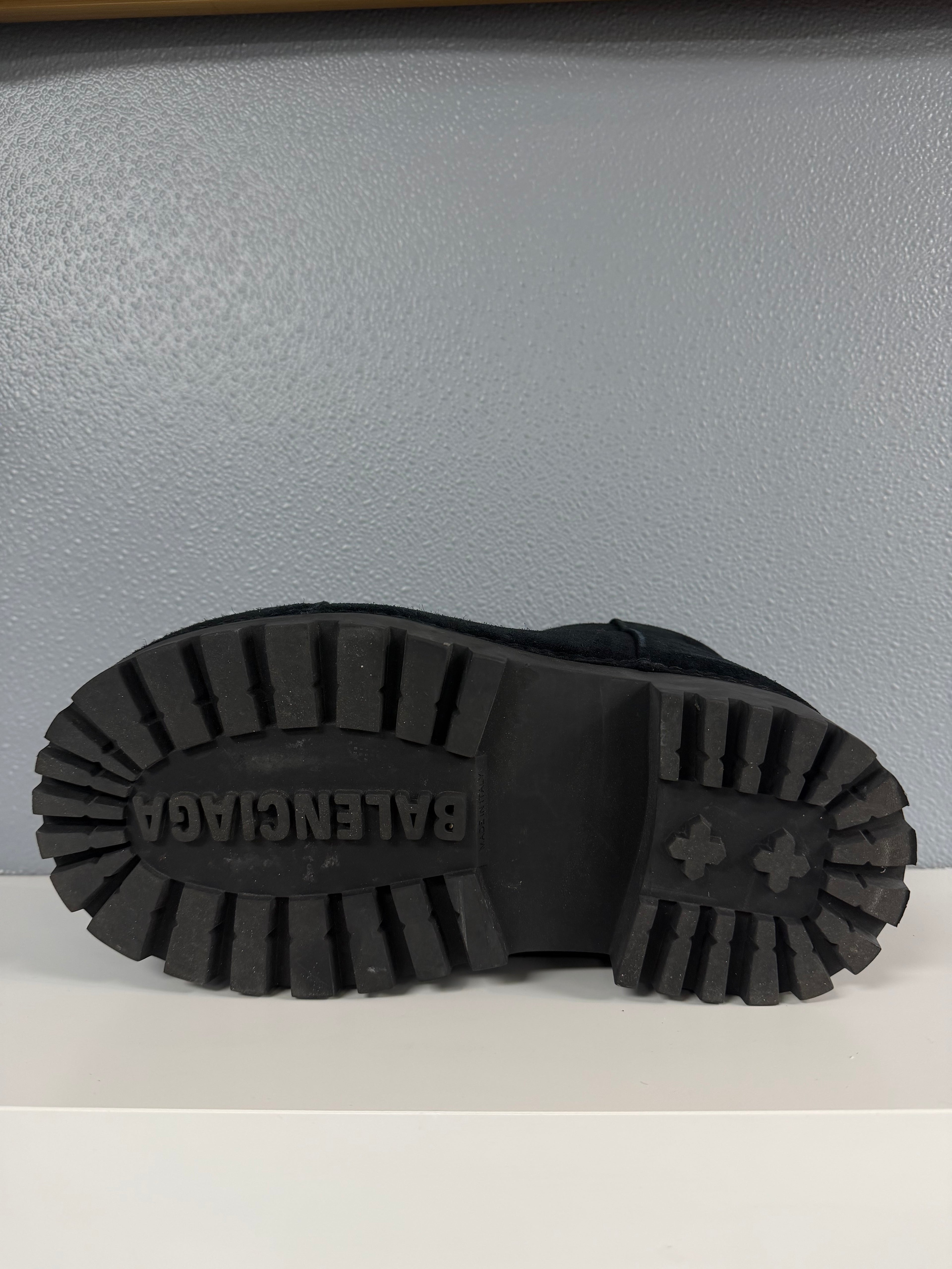 BALENCIAGA ALASKA LOW FUR BOOT (42)