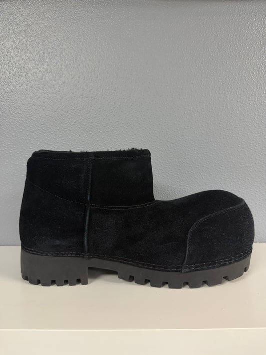 BALENCIAGA ALASKA LOW FUR BOOT (42)